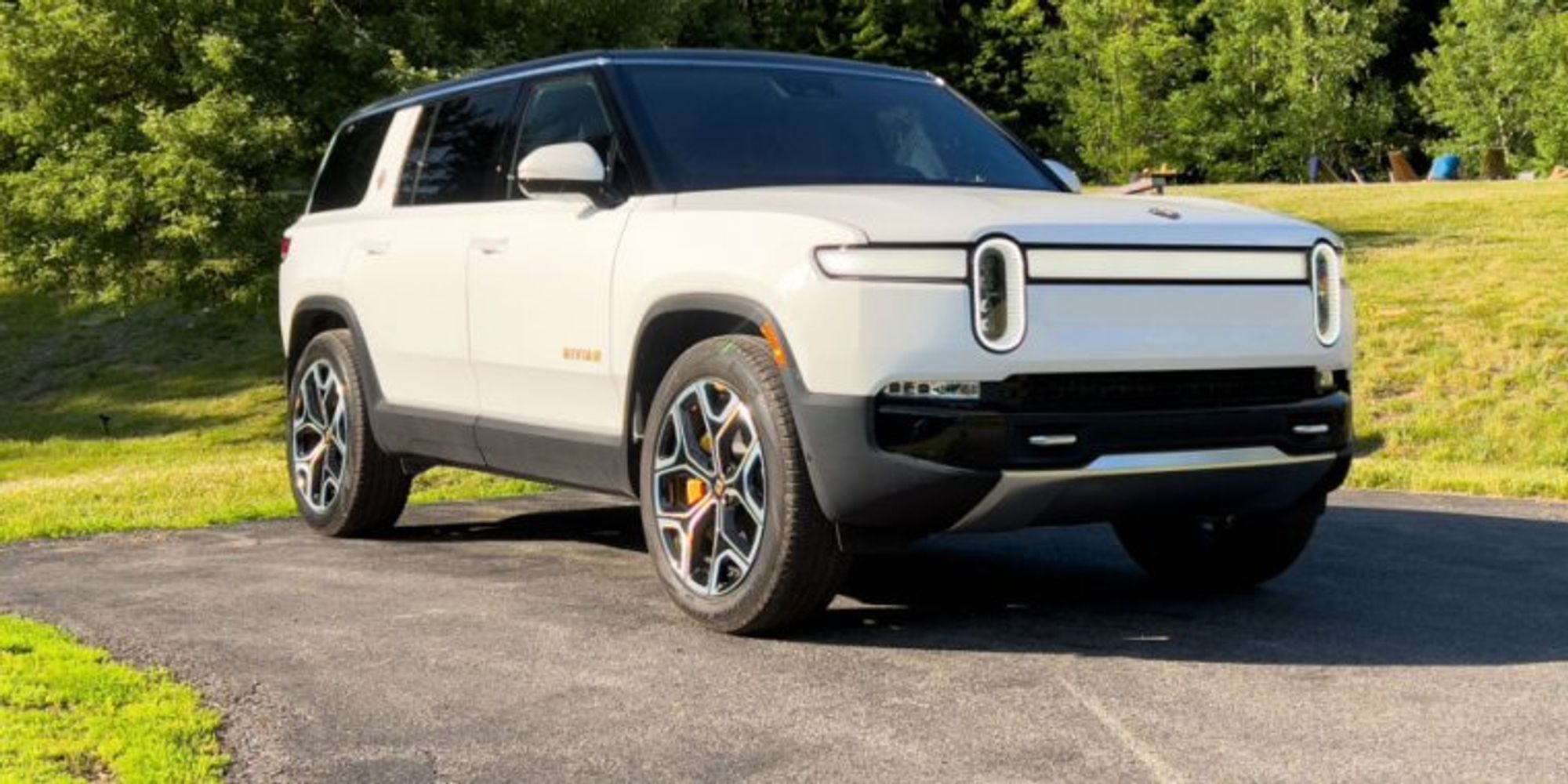 Rivian's R1S: An electric SUV for those with an adventurous lifestyle