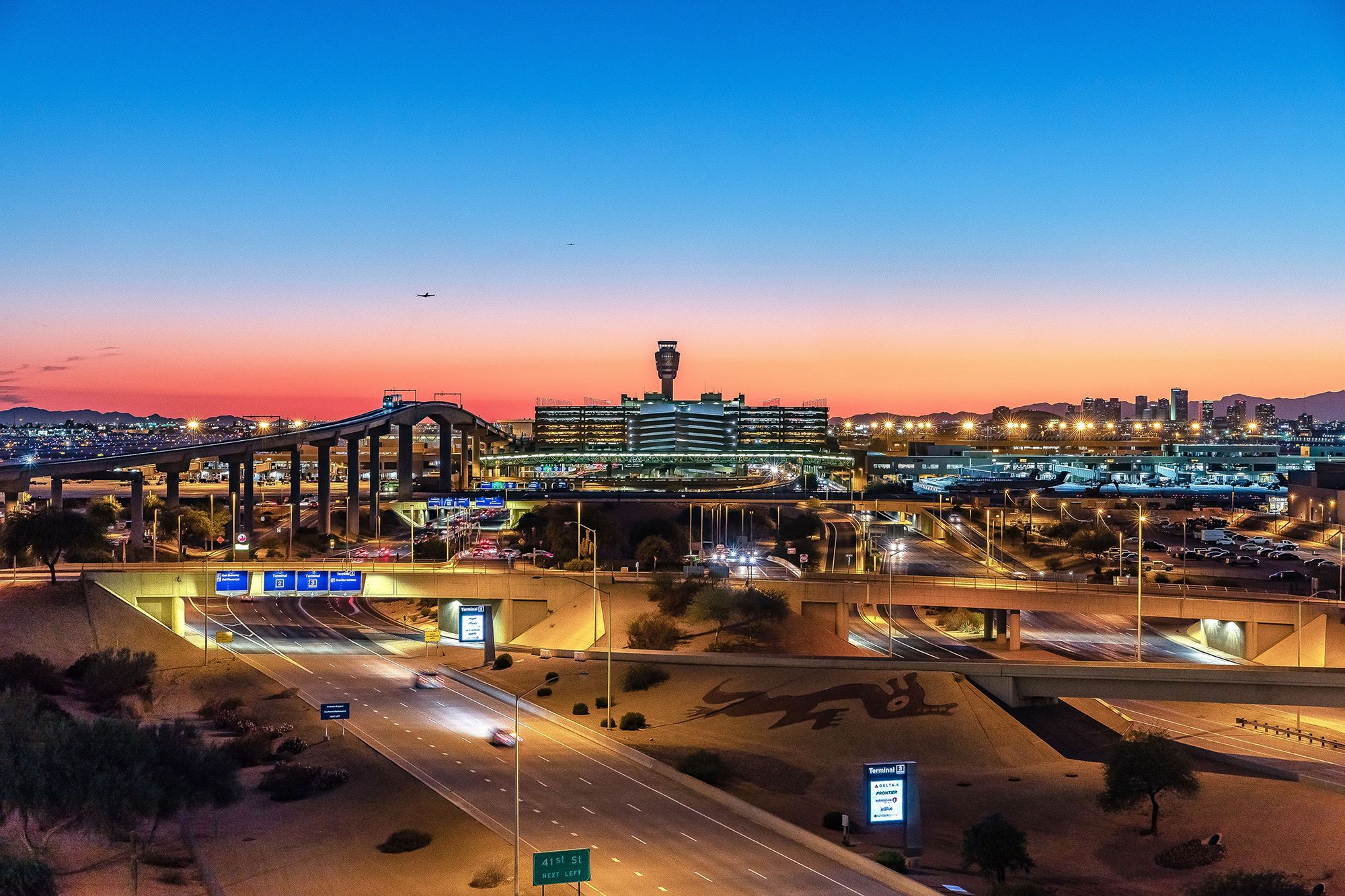 Phoenix Sky Harbor Airport (PHX)      (フェニックス) (Japanese)