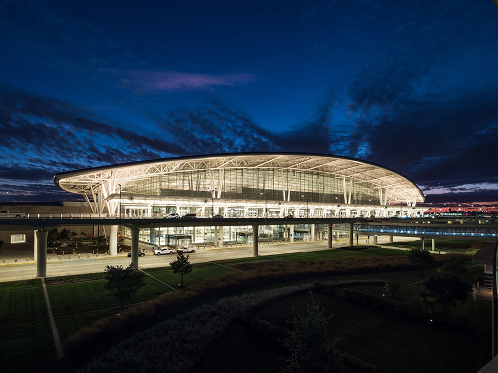 Indianapolis International Airport (IND) (Hebrew)