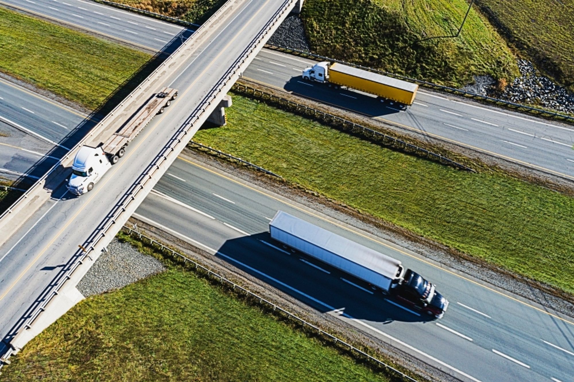 How AI is disrupting the trucking sector - Marketplace
